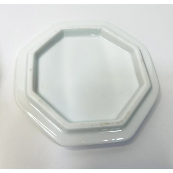 Vtg Japan Octagon Porcelain Trinket Jewelry Box Floral 4" x 2" Lightweight (W68) - Picture 12 of 14